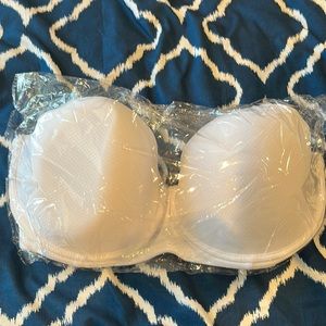 White bra with Convertible strapless molded textured cups with clear straps